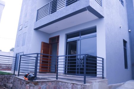 House for sale in Rebero