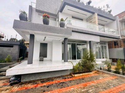 House for sale in Rebero