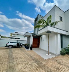 House for sale in Rebero