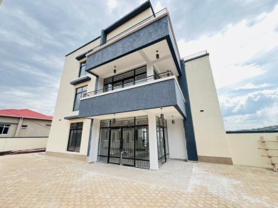 House for rent in Rebero