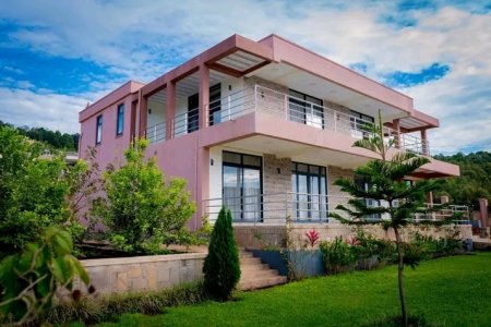 House for rent in Rebero