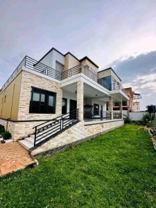 House for sale in Rebero