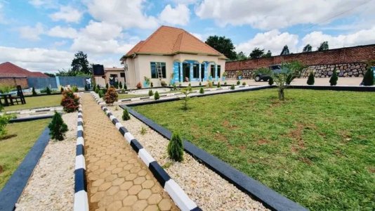 House for rent in Kanombe Busanza