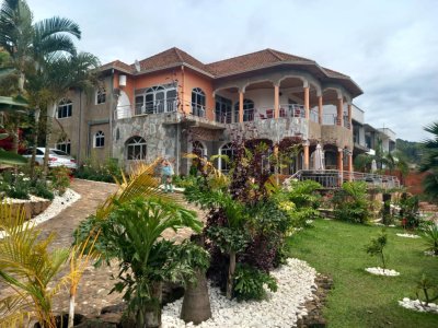 House for sale in Rebero