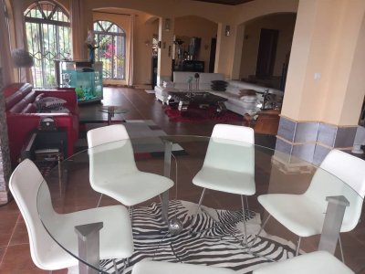 House for sale in Rebero