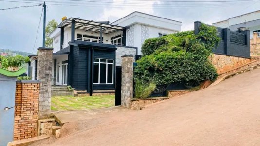 House for sale in Rebero