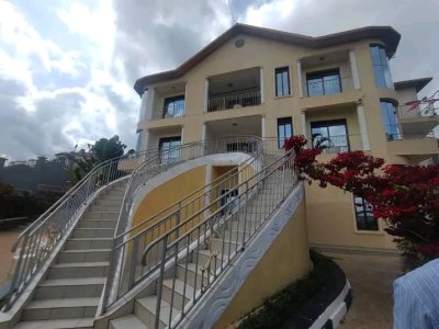 House for rent in Rebero