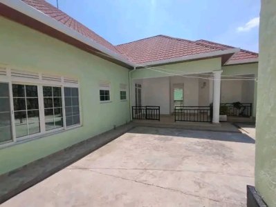 House for rent in Rebero