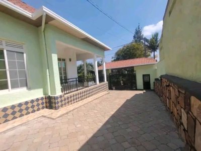 House for rent in Rebero