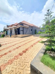 House for rent in Kanombe Busanza