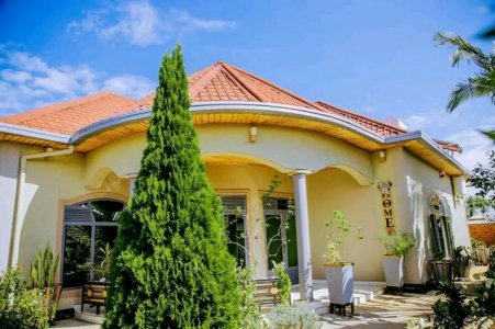 House for rent in Rebero