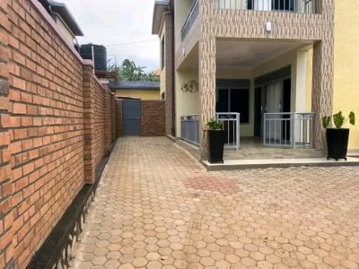 House for sale in Karuruma