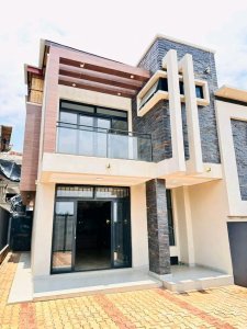 House for rent in Rebero