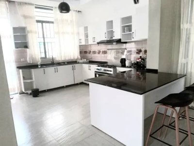 House for rent in Rebero