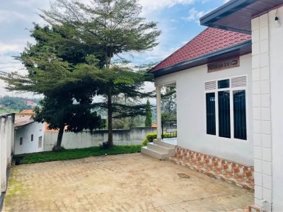 House for rent in Remera