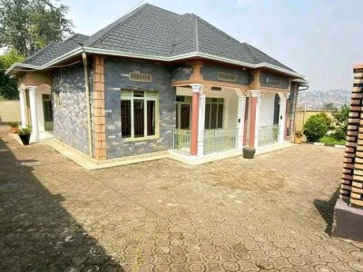 House for sale in Remera