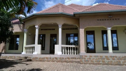 House for rent in Rebero