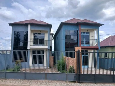 House for sale in Ruyenzi