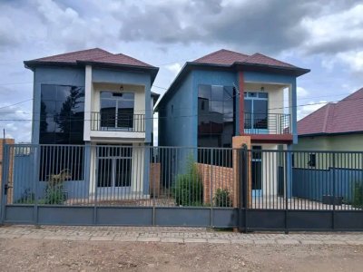 House for sale in Ruyenzi