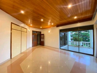 Office for rent in Nyarutarama