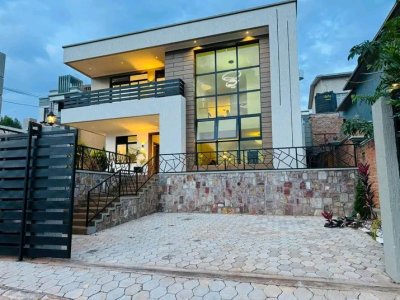House for sale in Rebero