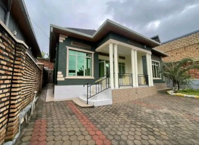 House for rent in Remera