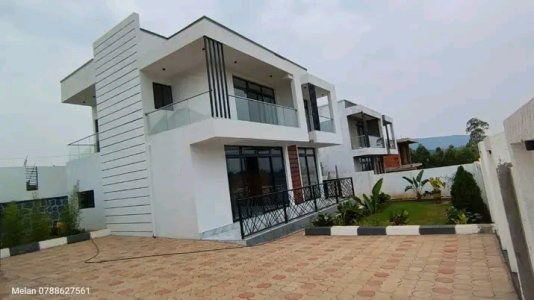 House for sale in Ruyenzi