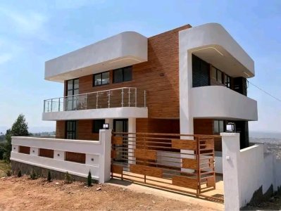 House for sale in Rebero