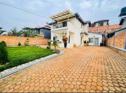 House for rent in Rebero